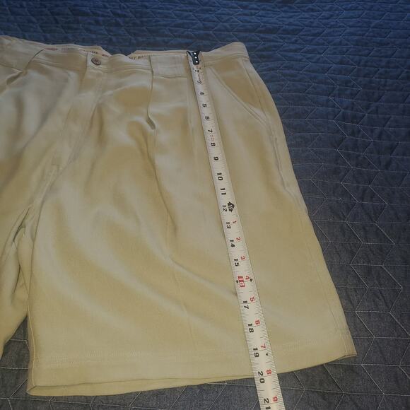 Vintage Tommy Bahama Men's Size (36x8) Shorts Tan Pleated 100% Silk Relax Line - Picture 9 of 9